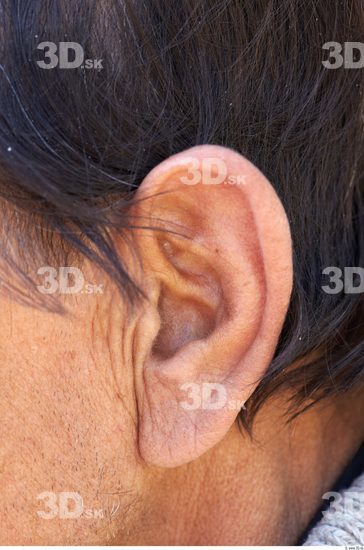 Ear Man White Average