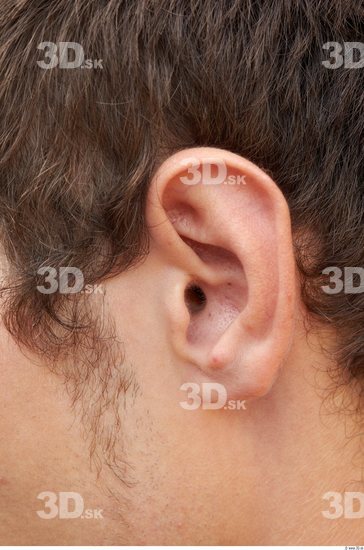 Ear Man White Average