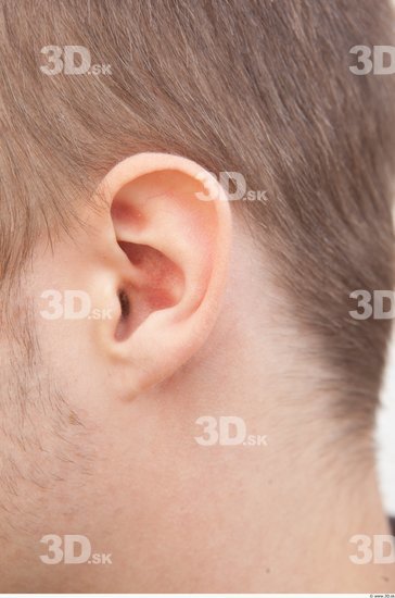 Ear Man White Average