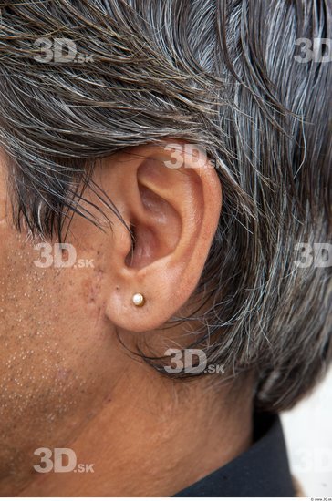 Ear Man White Average