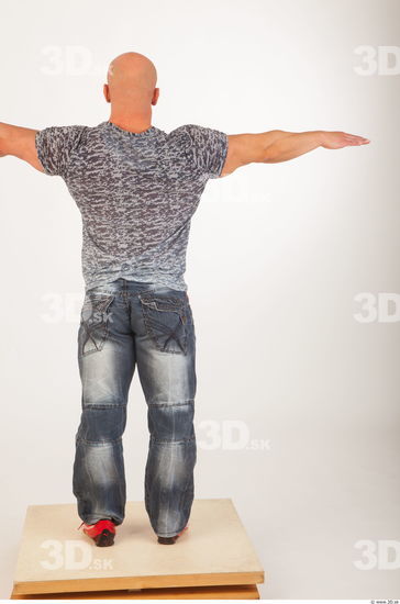 Whole body modeling reference blue jeans gray tshirt