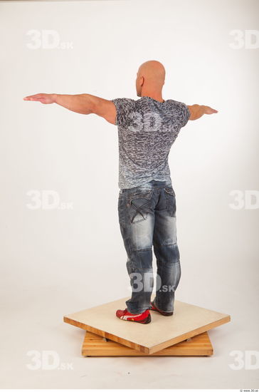 Whole body modeling reference blue jeans gray tshirt